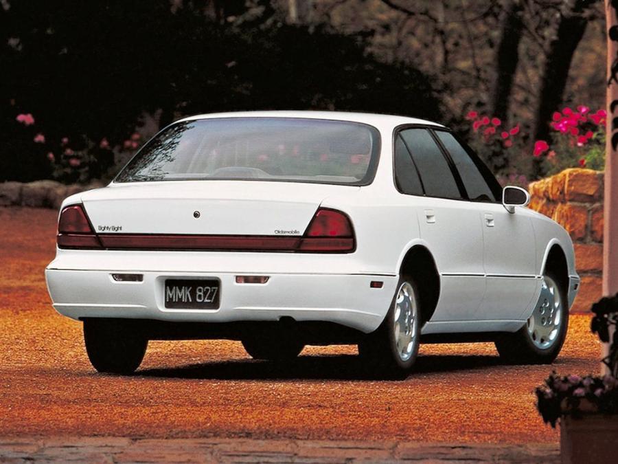  Oldsmobile Eighty Eight 1996 года  (фото 2 из 5)